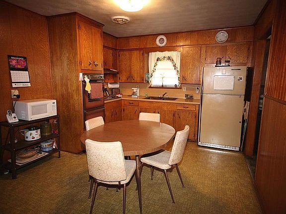 3rd image of 860 Fulton Ave