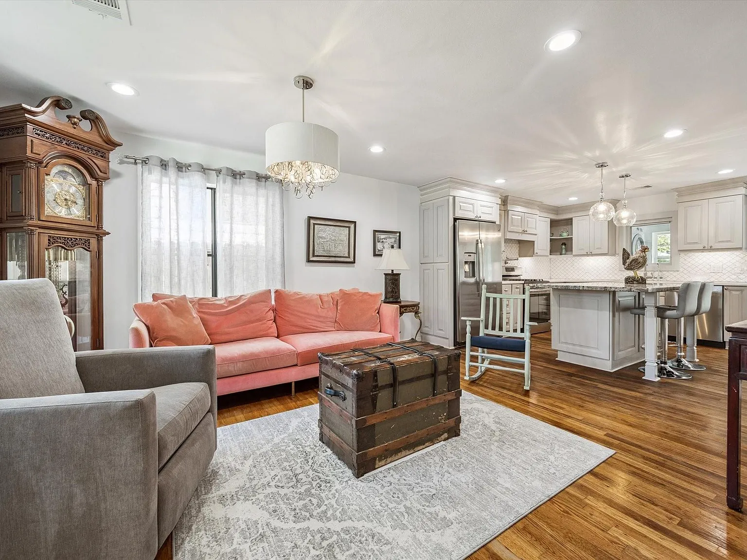 2 bed, 1.0 bath, 1012 sqft, $3,100 — Photo 4
