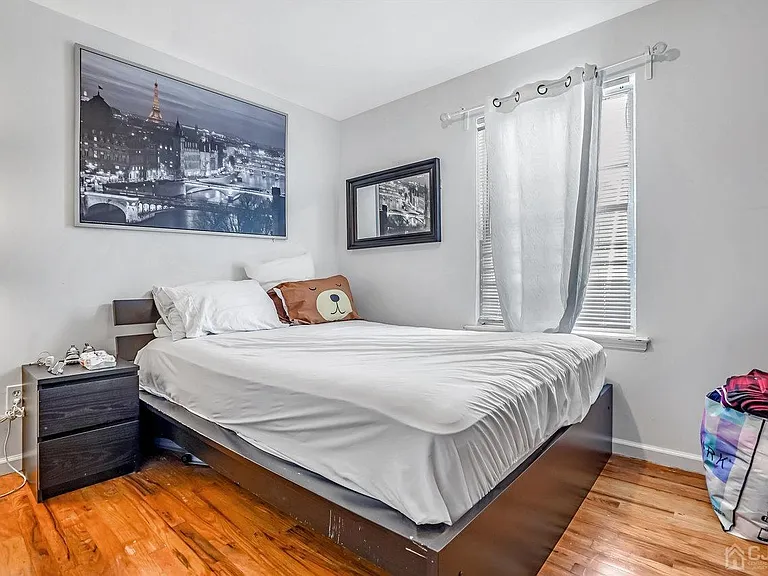 125 Elizabeth Ave — Photo 14
