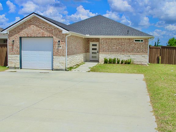 3rd image of 812 Road 57071