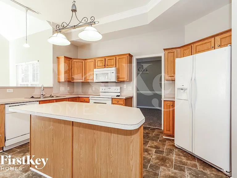 6015 Forest Pond Dr — Photo 7