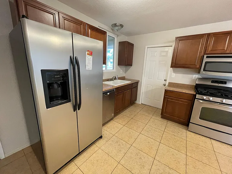 3952 Shenandoah Dr — Photo 5