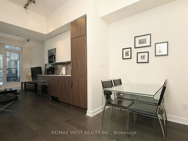 17 Dundonald St #309 — Photo 11