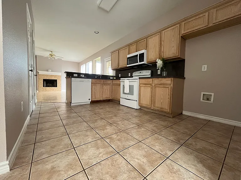 5619 Andalusia Trl — Photo 7