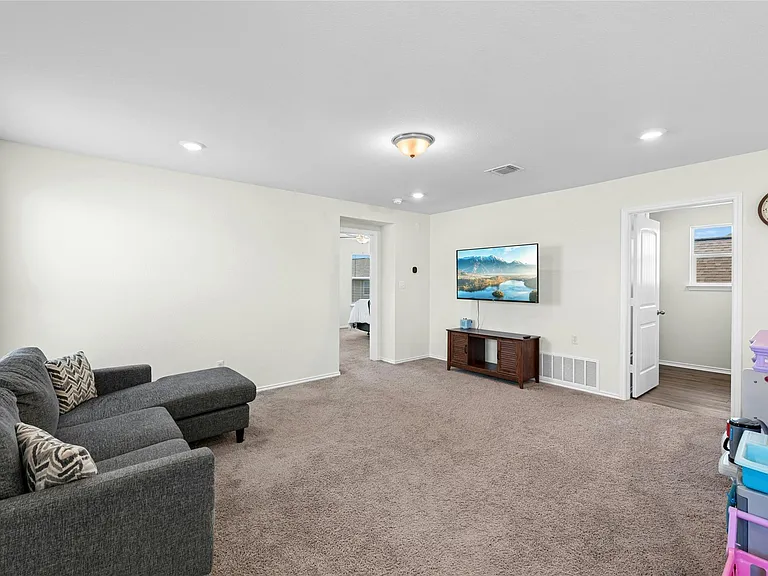 1124 Aronia Ln — Photo 16
