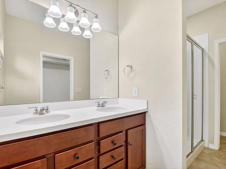 2833 Troubadour St — Photo 42
