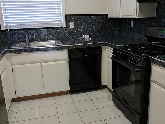 4th image of 2228 Calle De Primavera