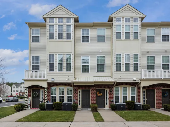 43 Jake Dr, Tinton Falls, NJ 07712