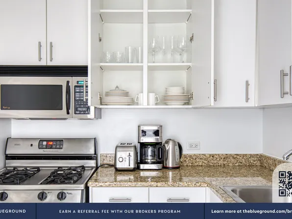 105 Duane Street image 9 of 28