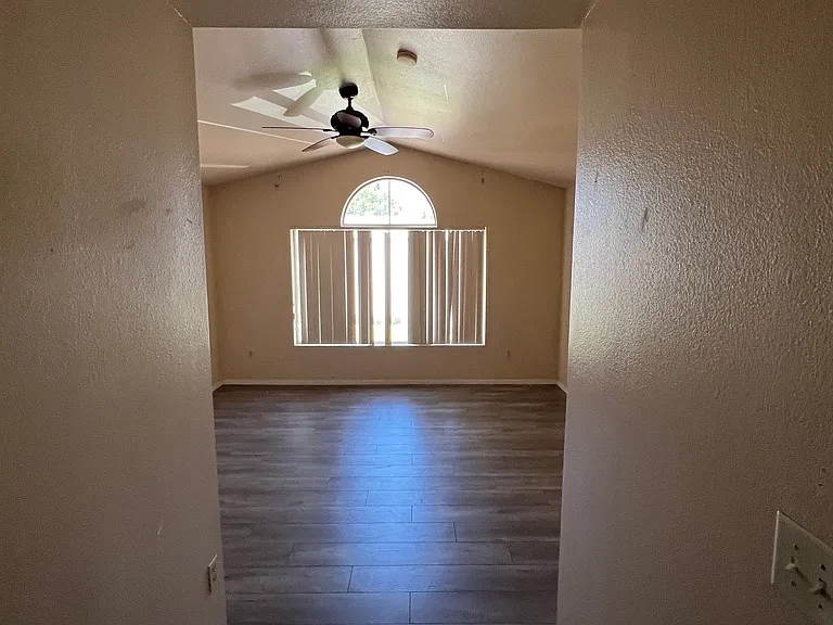 1087 W Sandy Banks — Photo 7