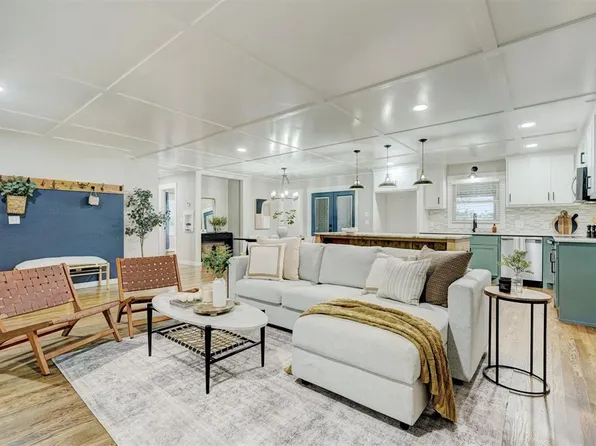 46 E 14th St, Edmond, OK 73034