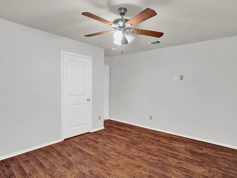 2138 Meadow View Dr — Photo 22