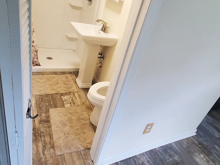 402 Pine St — Photo 6