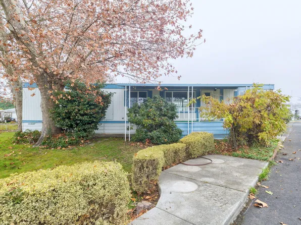 1241 Dowell Rd Space 15, Grants Pass, OR 97527