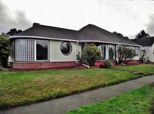 185 NE Pine St, Waldport, OR