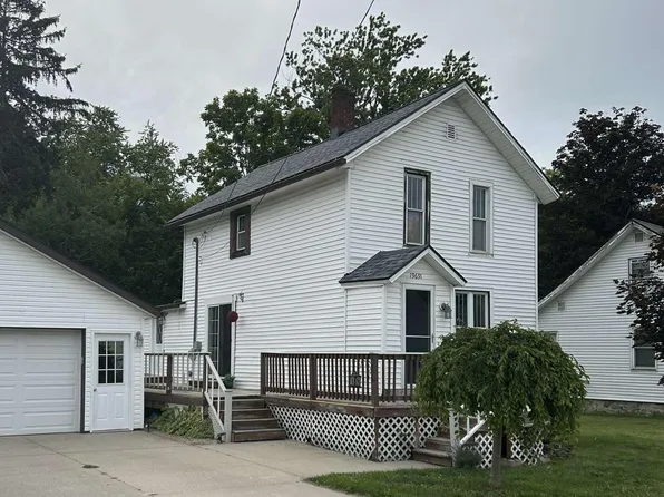 19691 Cherry St, Conklin, MI 49403