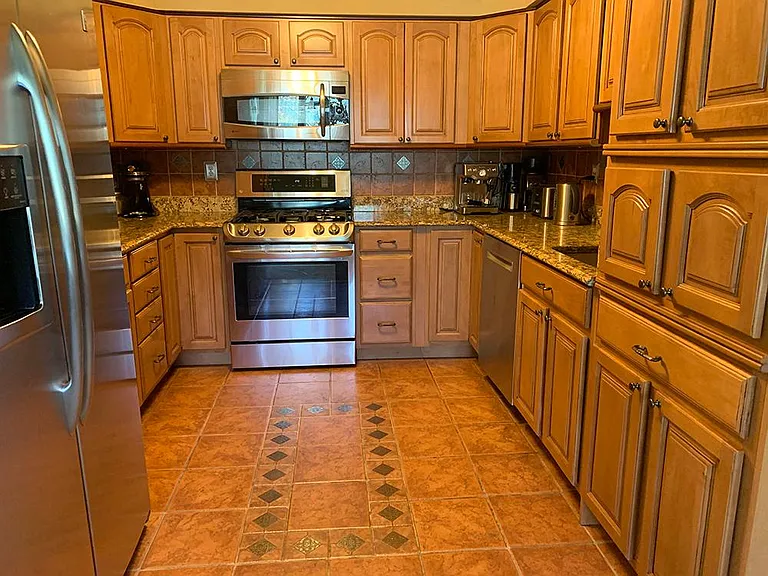 126 Hawthorne Ave — Photo 7