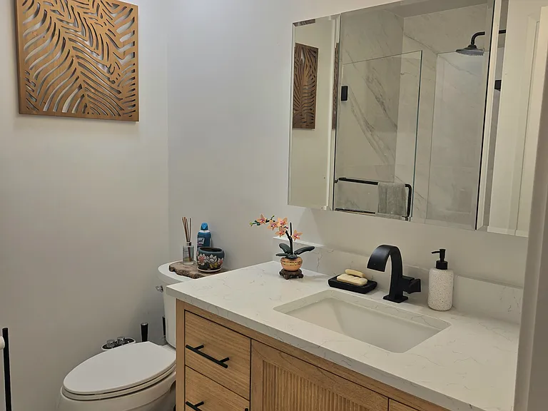 330 Vernon St — Photo 4
