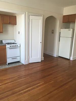 Rented by Metropolis International Realty Inc. | media 35