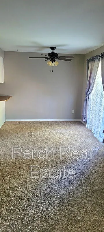 2 bed, 1.0 bath, 941 sqft, $1,595 — Photo 3