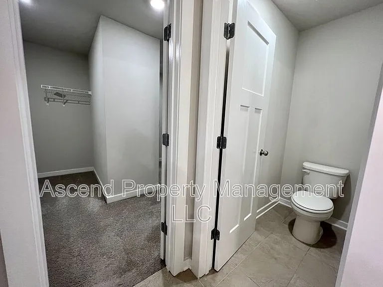 8592 Kensley Ln — Photo 31