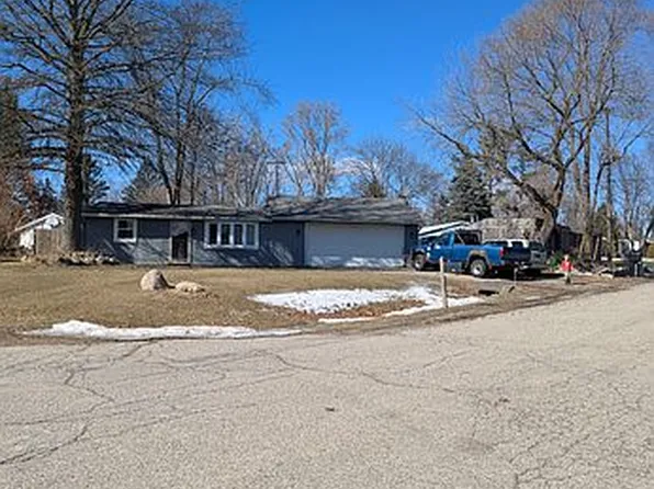 1411 Appleford St, Walled Lake, MI 48390