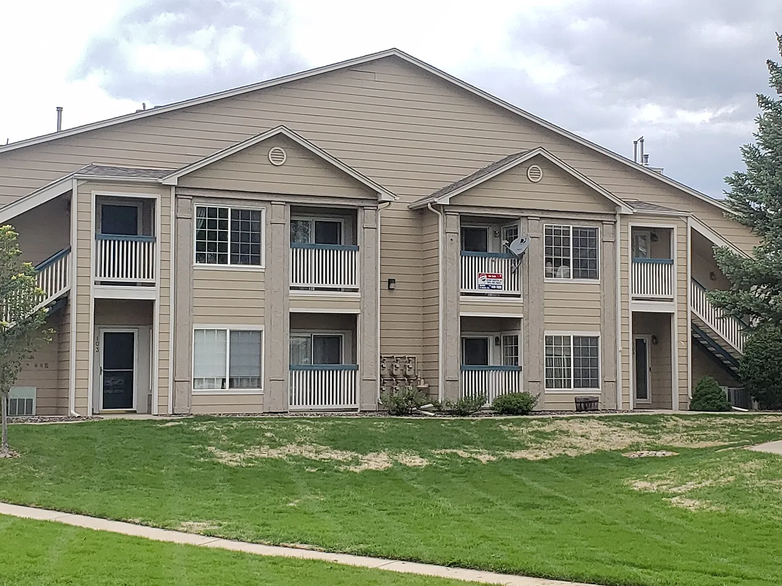 2 bed, 1025 sqft, $2,085 — Photo 2