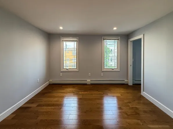 195 Hutton Street image 19 of 26