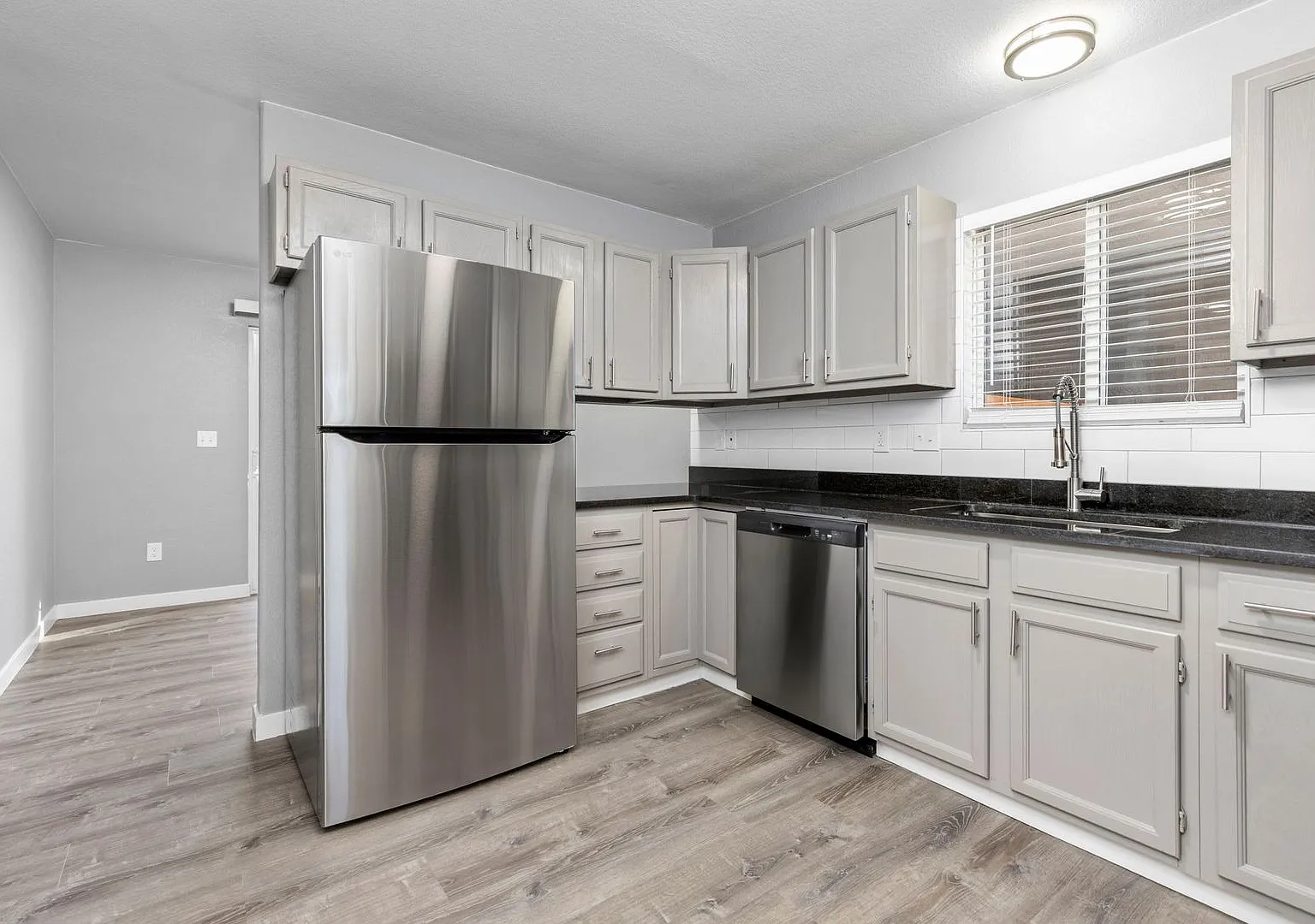 Beautiful Newly Remodeled Home Available Now! — Photo 1