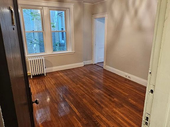 3rd image of 109 Brainerd Rd APT 10