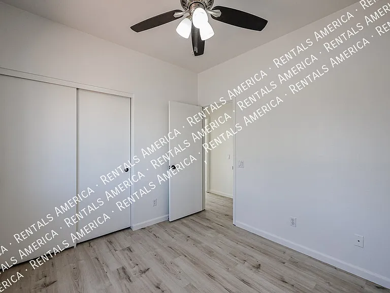 764 E Sheffield Ave — Photo 35