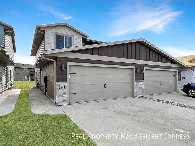 2348 S Ronsiek Ave — Photo 1