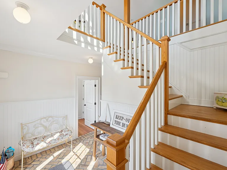902 Dune Rd — Photo 3