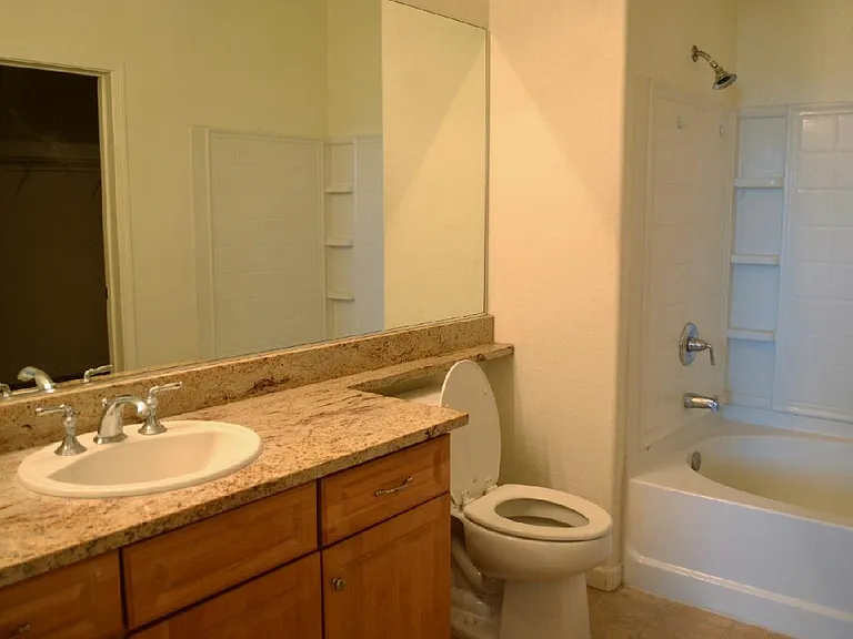 1360 Shady Ln #XXX — Photo 10