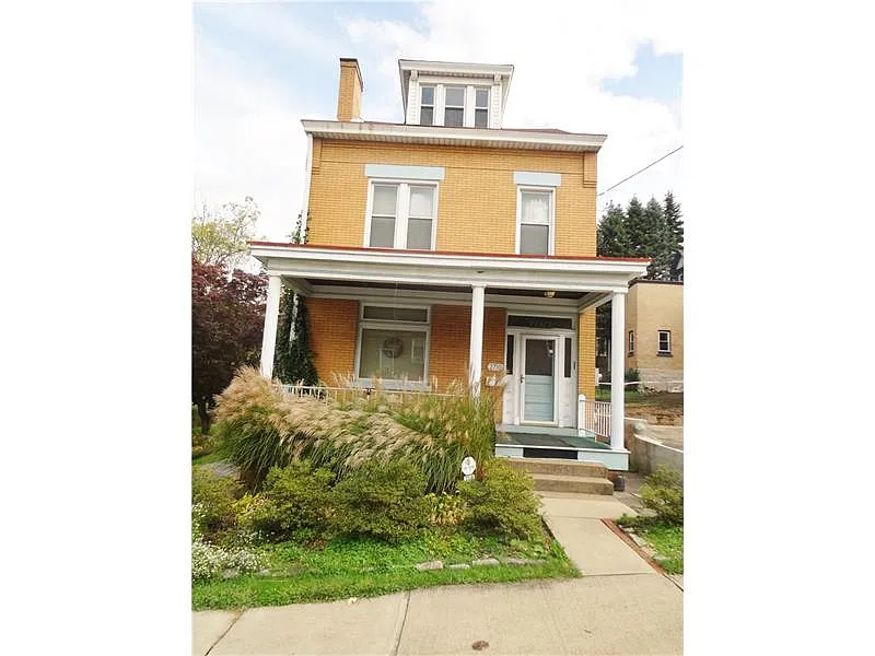 2710 Stayton St photo 1