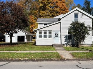 10 W Kendrick Ave, Hamilton, NY 13346