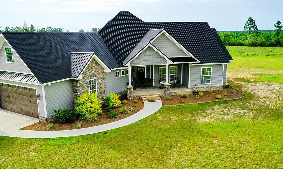 1st image of 3211 Leggett Dr