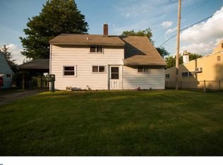 27 Ruby Ln, Levittown, PA 19055