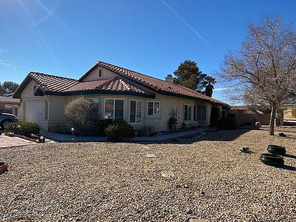 2nd image of 27934 Fairacres Ln