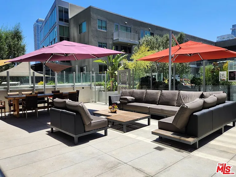 901 S Flower St #709 — Photo 38