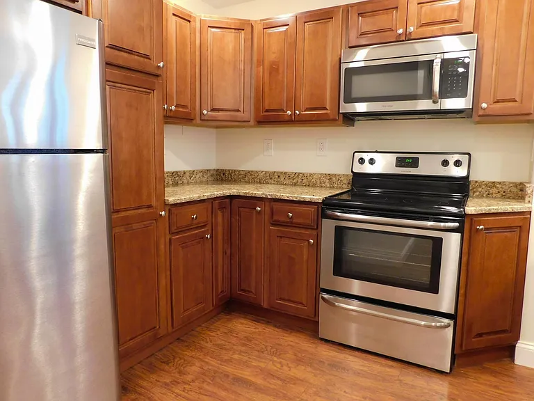 112 Washington Pl #7F — Photo 7