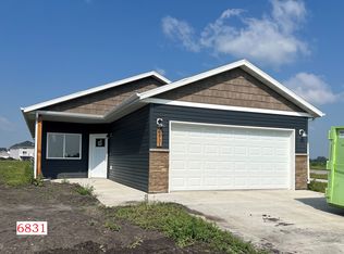 6831 67th St S, Horace, ND 58047
