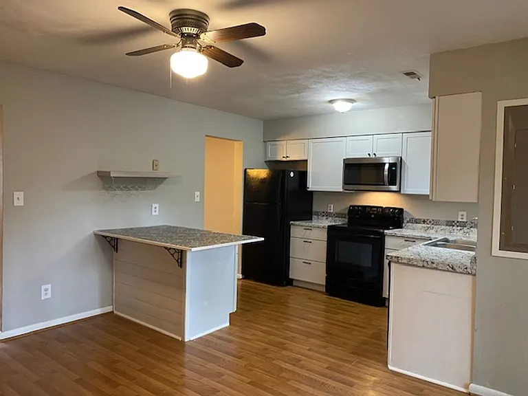 2312 Merl Cir — Photo 32