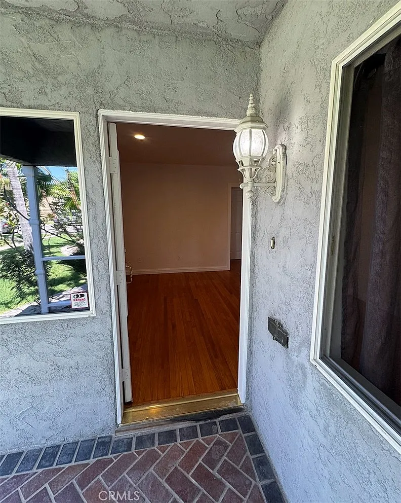 2 bed, 950 sqft, $2,895 — Photo 3