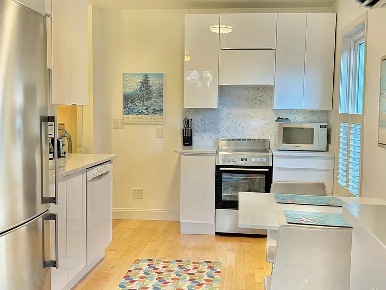 287 Spring St #5 — Photo 6