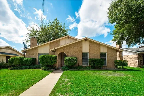 5305 Meadowside Dr Photo 1