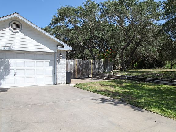 4th image of 3110 Traylor Blvd