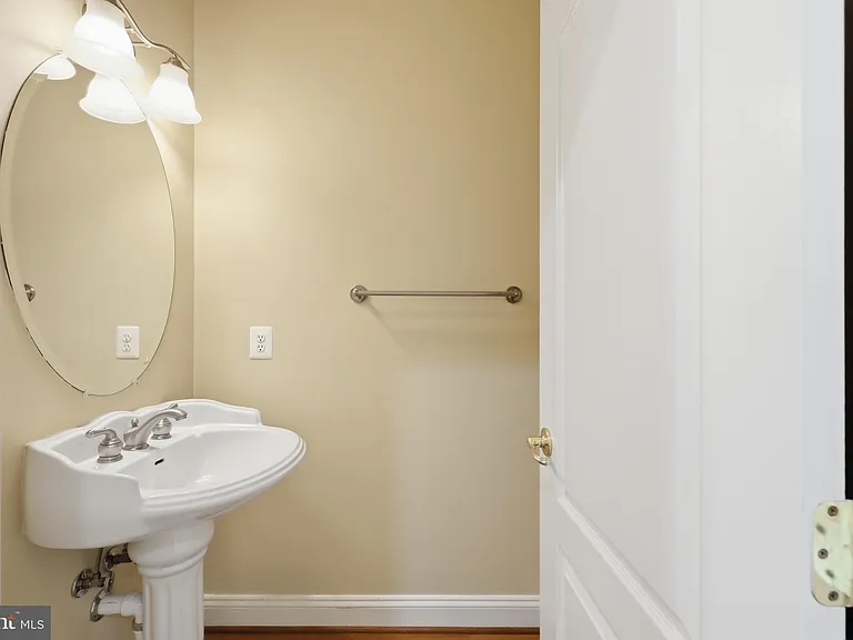 6403 Velliety Ln — Photo 12