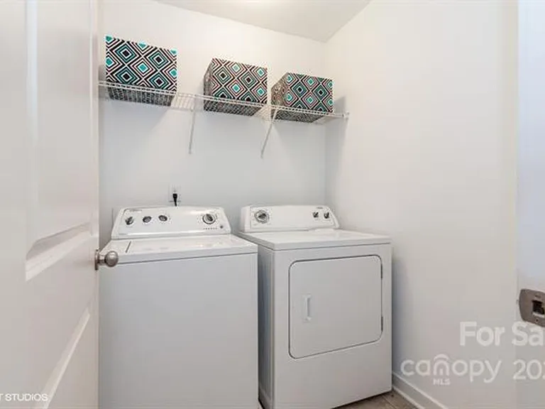 515 Alderman Ln — Photo 18