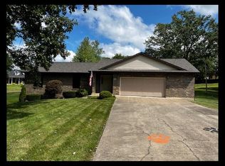 1003 Rustic Dr, Macon, MO 63552